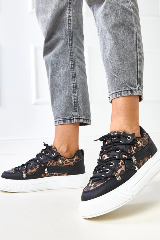 Zapatillas deportivas blanco-negro... Zapatillas deportivas blanco-negro...