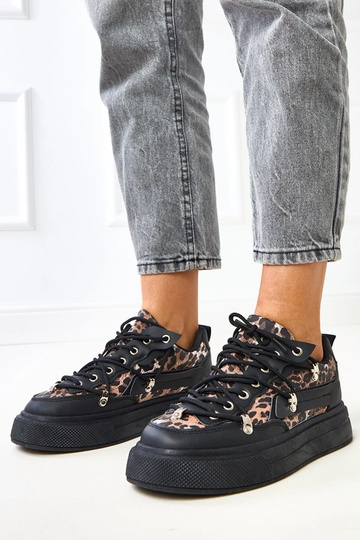 Zapatillas deportivas...