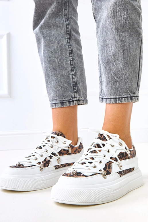 Zapatillas deportivas blancas con... Zapatillas deportivas blancas con...