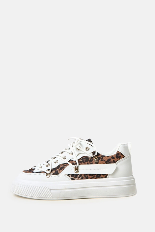 Zapatillas deportivas blancas con... Zapatillas deportivas blancas con...