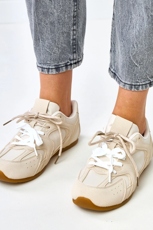 Zapatillas deportivas color arena con... Zapatillas deportivas color arena con...