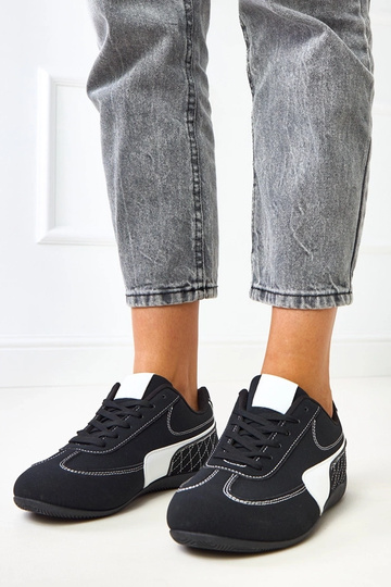 Zapatillas deportivas...