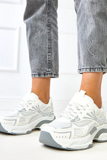 Zapatillas deportivas...