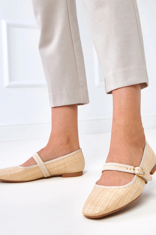 Bailarinas trenzados color arena con... Bailarinas trenzados color arena con...