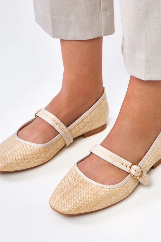 Bailarinas trenzados color arena con... Bailarinas trenzados color arena con...