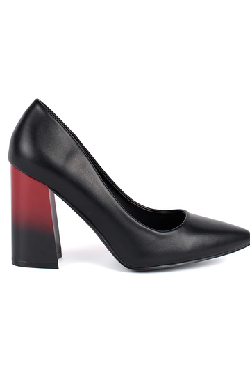 de color negro tacones altos en un poste alto 2