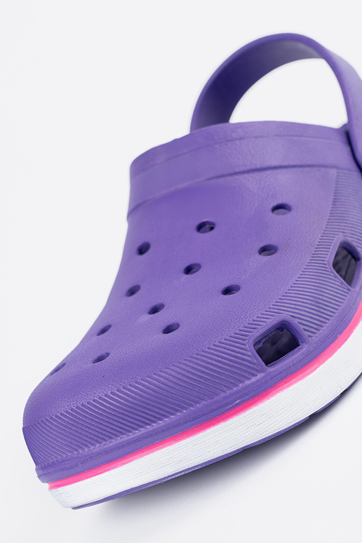 color violeta zapatos typu Crocs color violeta zapatos typu Crocs