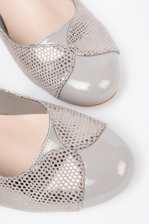 color gris tacones altos ze platam zdobieniem