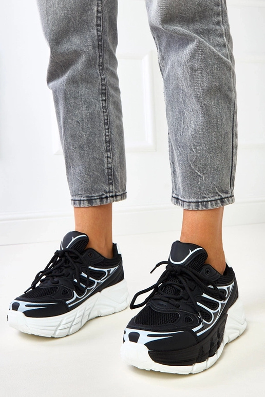 Zapatillas negras con suela gruesa,... Zapatillas negras con suela gruesa,...