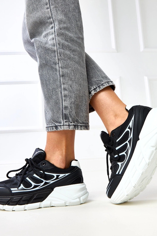 Zapatillas negras con suela gruesa,... Zapatillas negras con suela gruesa,...