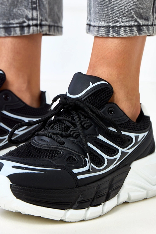 Zapatillas negras con suela gruesa,... Zapatillas negras con suela gruesa,...