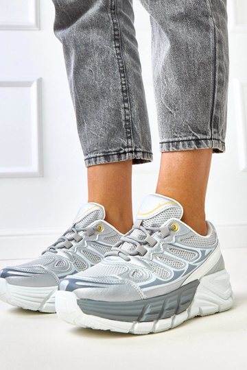 Zapatillas deportivas... 2