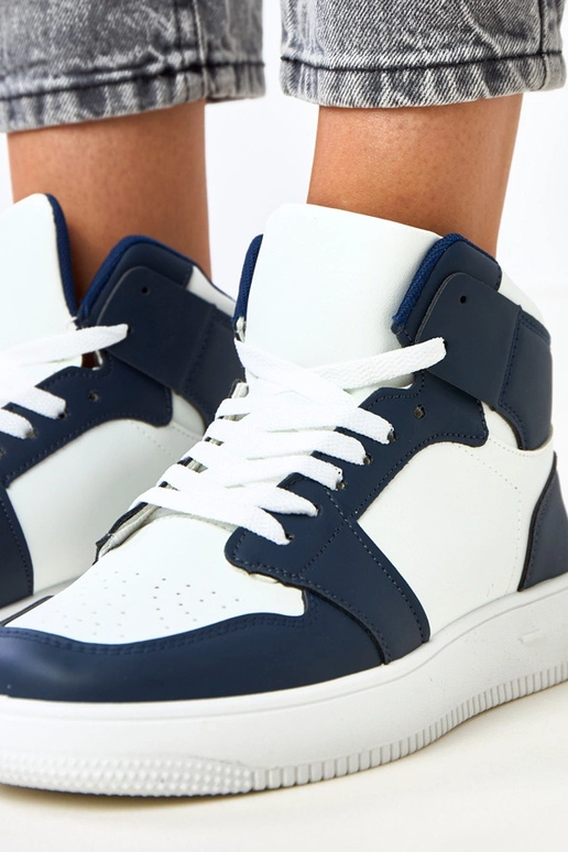 Botas altas blancas y azul marino con... Botas altas blancas y azul marino con...