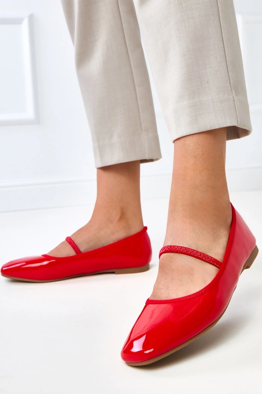 Bailarinas de charol rojas con... Bailarinas de charol rojas con...