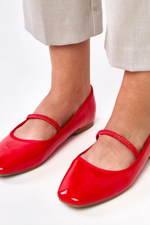 Bailarinas de charol rojas con... Bailarinas de charol rojas con...