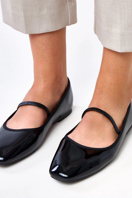 Bailarinas de charol negras con... Bailarinas de charol negras con...