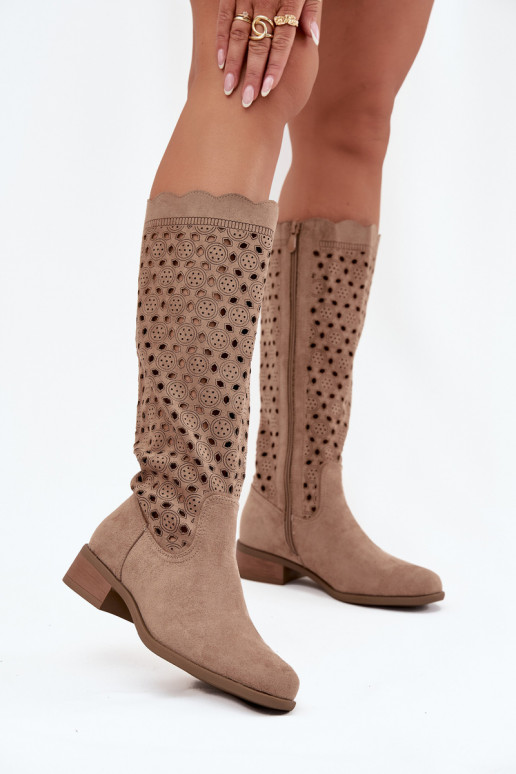 botas de mujer En un tacón bajo con elementos calados beige Tiene quercelline botas de mujer En un tacón bajo con elementos calados beige Tiene quercelline