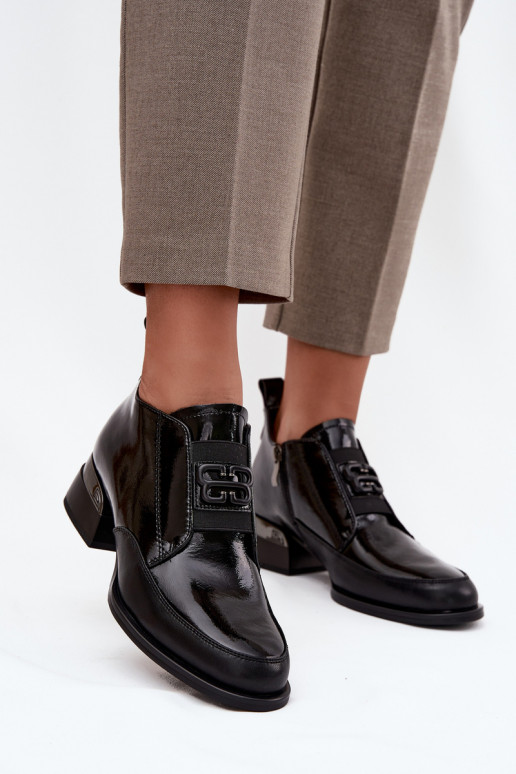 con efecto barniz Piel zapatos Femenino En un tacón bajo Con decoraciones Detalem Vinceza 91161 de color negro