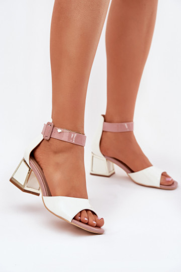 Sandalias lacadas para mujer. con tacones el color blanco Zennia