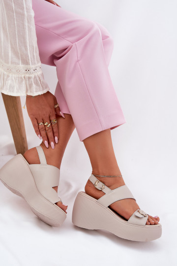 Sandalias de mujer Femenino en una cuña y plataforma S.Barski LR51-540 beige