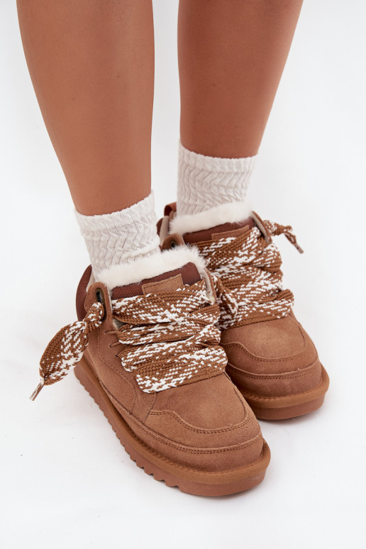 de gamuza Botas de nieve Femenino con un abrigo de piel I Grubym atándosem Vinceza 97963 color marrón