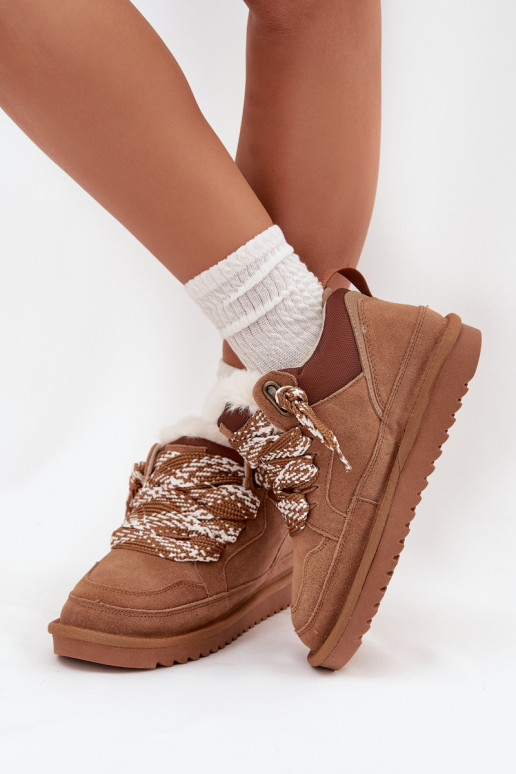 de gamuza Botas de nieve Femenino con un abrigo de piel I Grubym atándosem Vinceza 97963 color marrón