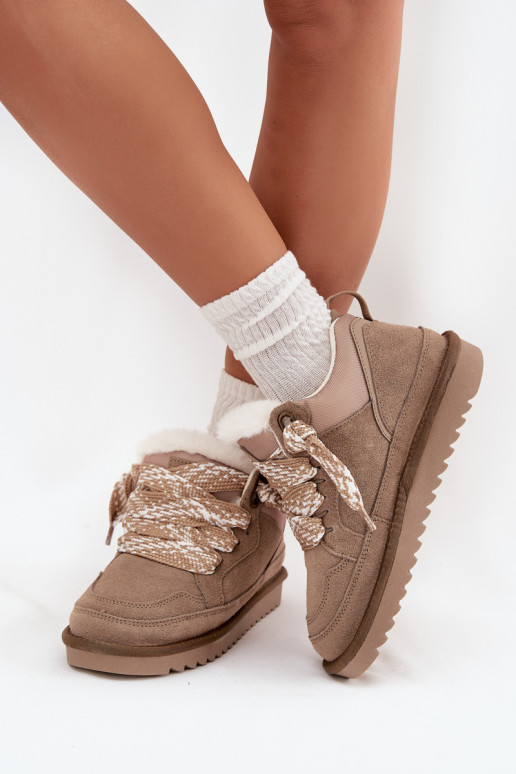 de gamuza Botas de nieve Femenino con un abrigo de piel I Grubym atándosem Vinceza 97963 beige