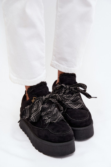 con cordones Botas de nieve Femenino con una plataforma calentamiento con pelo dentro de color negro Tavelle