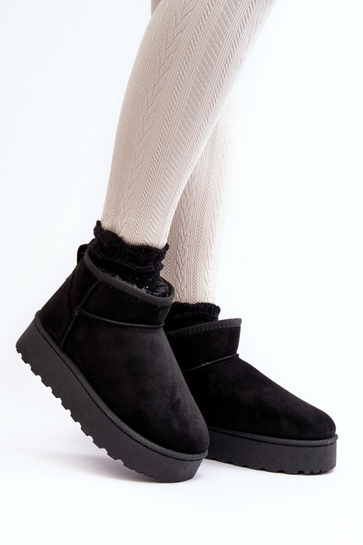 Botas de nieve Femenino con una plataforma calentamiento con pelo dentro de color negro Xamella Botas de nieve Femenino con una plataforma calentamiento con pelo dentro de color negro Xamella