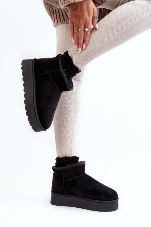 Botas de nieve Femenino con una plataforma calentamiento con pelo dentro de color negro Xamella Botas de nieve Femenino con una plataforma calentamiento con pelo dentro de color negro Xamella