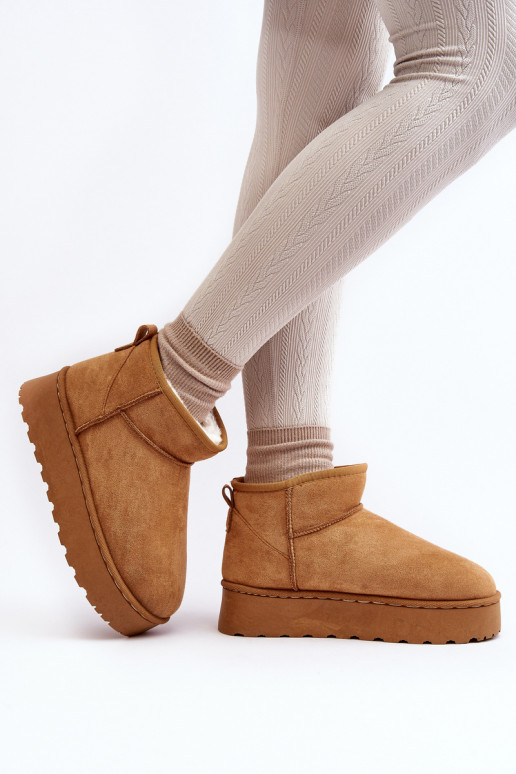 Botas de nieve Femenino con una plataforma calentamiento con pelo dentro color marrón Xamella Botas de nieve Femenino con una plataforma calentamiento con pelo dentro color marrón Xamella