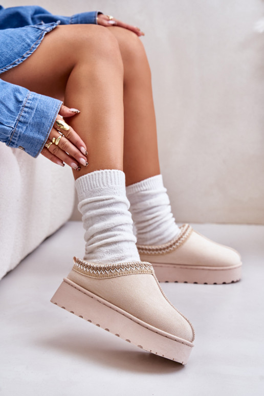 Botas de nieve Femenino con una plataforma calentamiento con pelo dentro color marfil Remenia