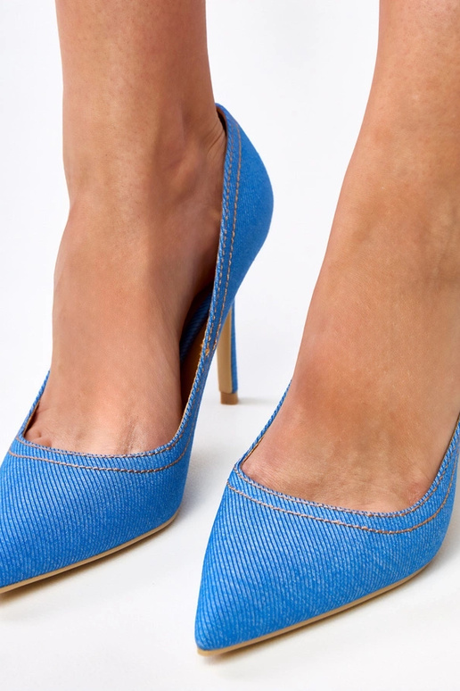 Zapatos de tacón claros que imitan el... Zapatos de tacón claros que imitan el...