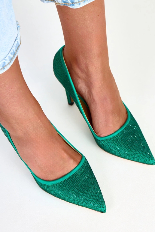 Zapatos de tacón verdes de satén con... Zapatos de tacón verdes de satén con...