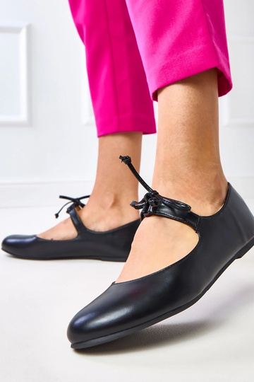 Bailarinas negras atadas en... 2