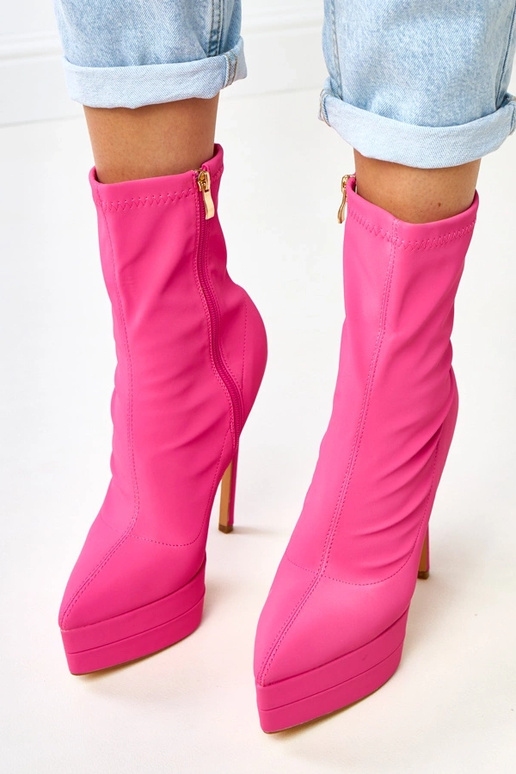 Botines satinados rosas con tacón...