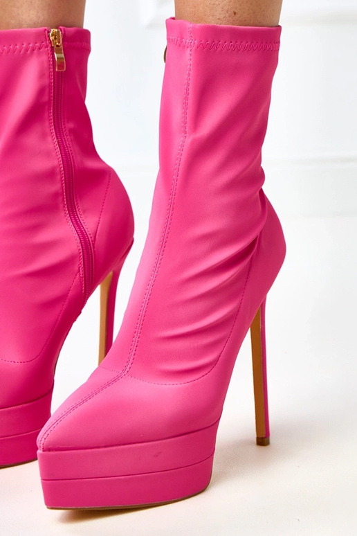 Botines satinados rosas con tacón...