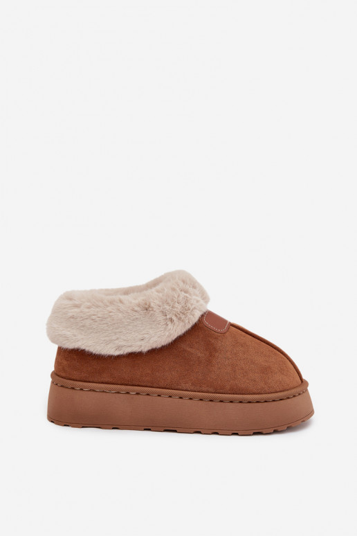 Botas de nieve Femenino con una plataforma con un abrigo de piel color marrón Calyra