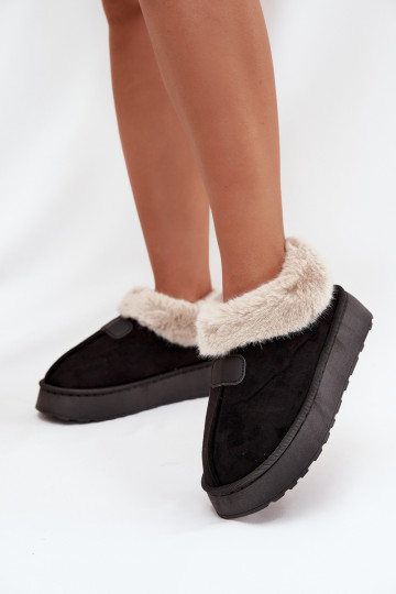 Botas de nieve Femenino con una plataforma con un abrigo de piel de color negro Calyra 2