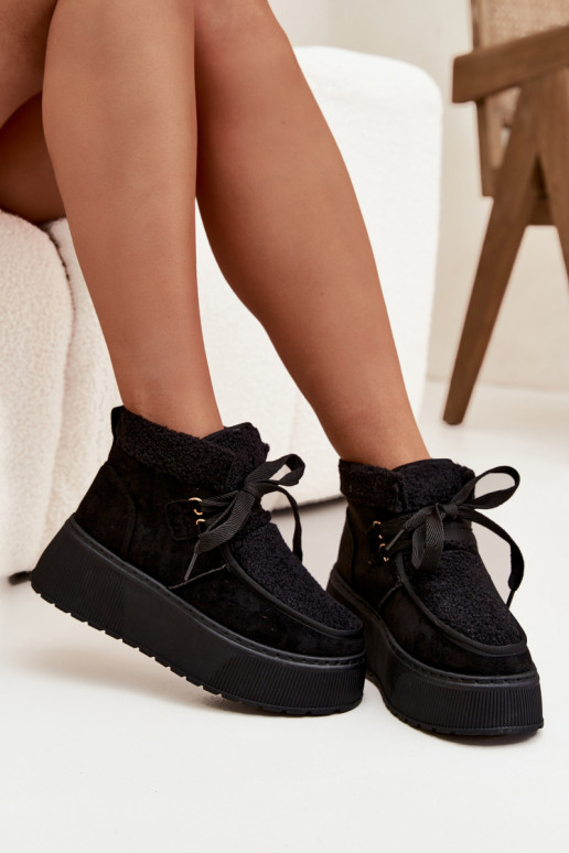 Botas de nieve Femenino con una plataforma con un abrigo de piel de color negro Florivelle Botas de nieve Femenino con una plataforma con un abrigo de piel de color negro Florivelle