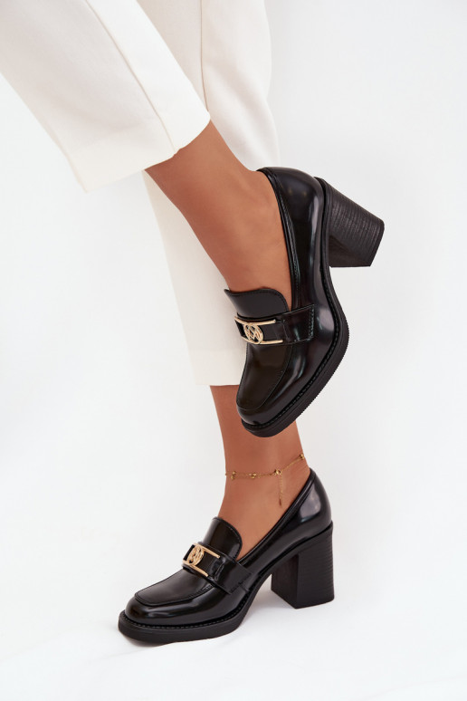 zapatos Femenino con tacones Ze color doradom Detalem de color negro Privelle zapatos Femenino con tacones Ze color doradom Detalem de color negro Privelle