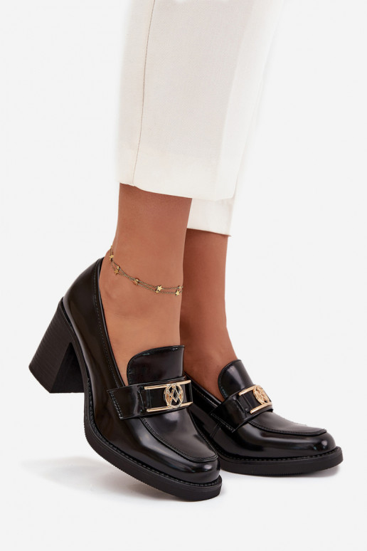 zapatos Femenino con tacones Ze color doradom Detalem de color negro Privelle zapatos Femenino con tacones Ze color doradom Detalem de color negro Privelle