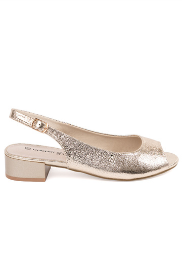 Sandalias doradas de tacón bajo 2