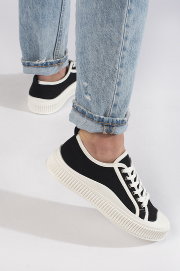 Zapatillas deportivas...