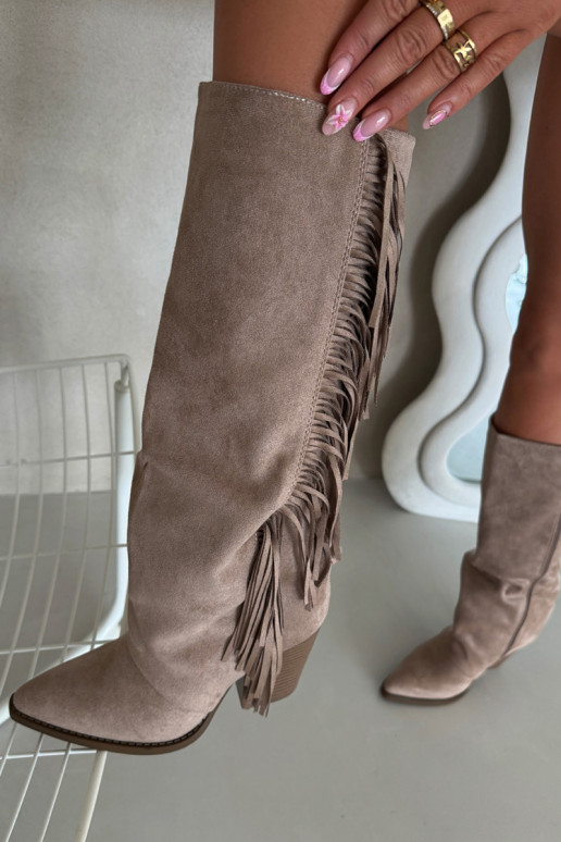 Botas de caña alta de estilo cowboy para mujer con flecos y tacones color beige Tivara Botas de caña alta de estilo cowboy para mujer con flecos y tacones color beige Tivara