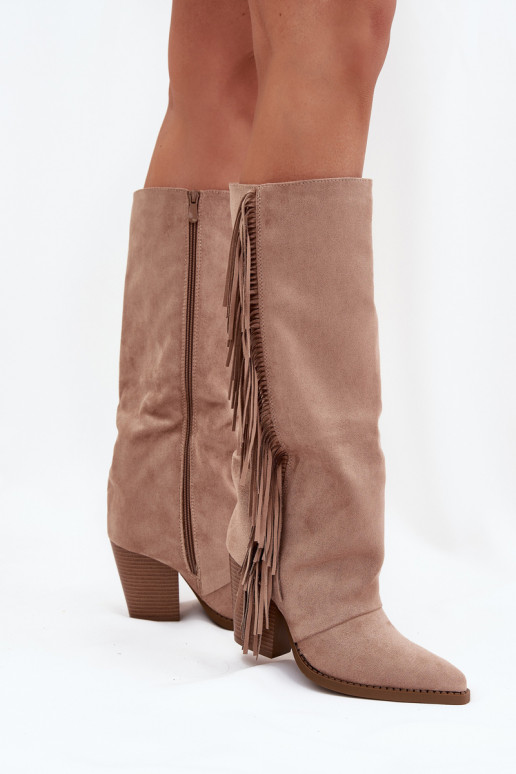 Botas de caña alta de estilo cowboy para mujer con flecos y tacones color beige Tivara Botas de caña alta de estilo cowboy para mujer con flecos y tacones color beige Tivara