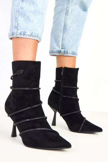 Botines negros con tacón decorados con circonitas Nethe