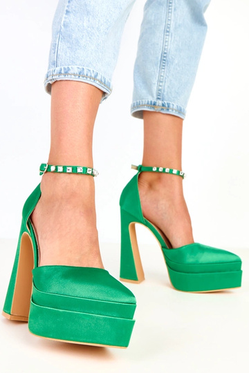 Zapatos verdes de tacón con plataforma y tira decorada con piedras Tolani 2