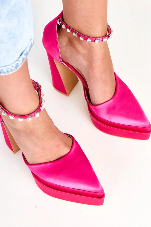 Zapatos rosas de tacón con plataforma... Zapatos rosas de tacón con plataforma...