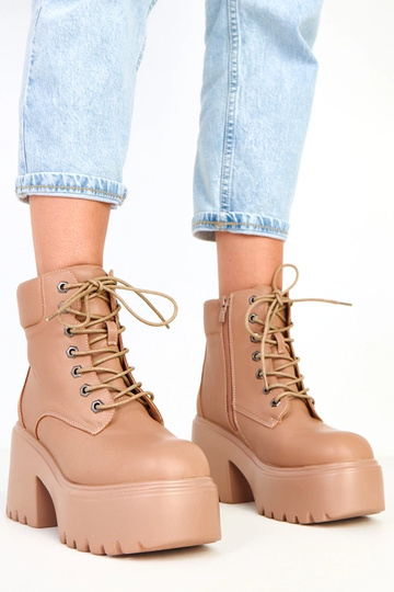 Botines color arena con...